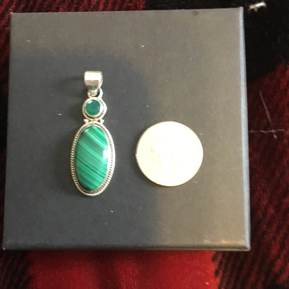 Elegant Green Pendant Necklace